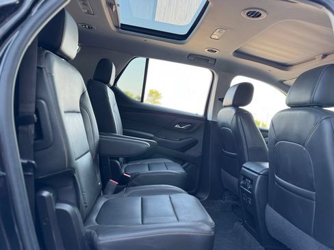 Used 2021 Chevrolet Traverse RS AWD/4WD image 32