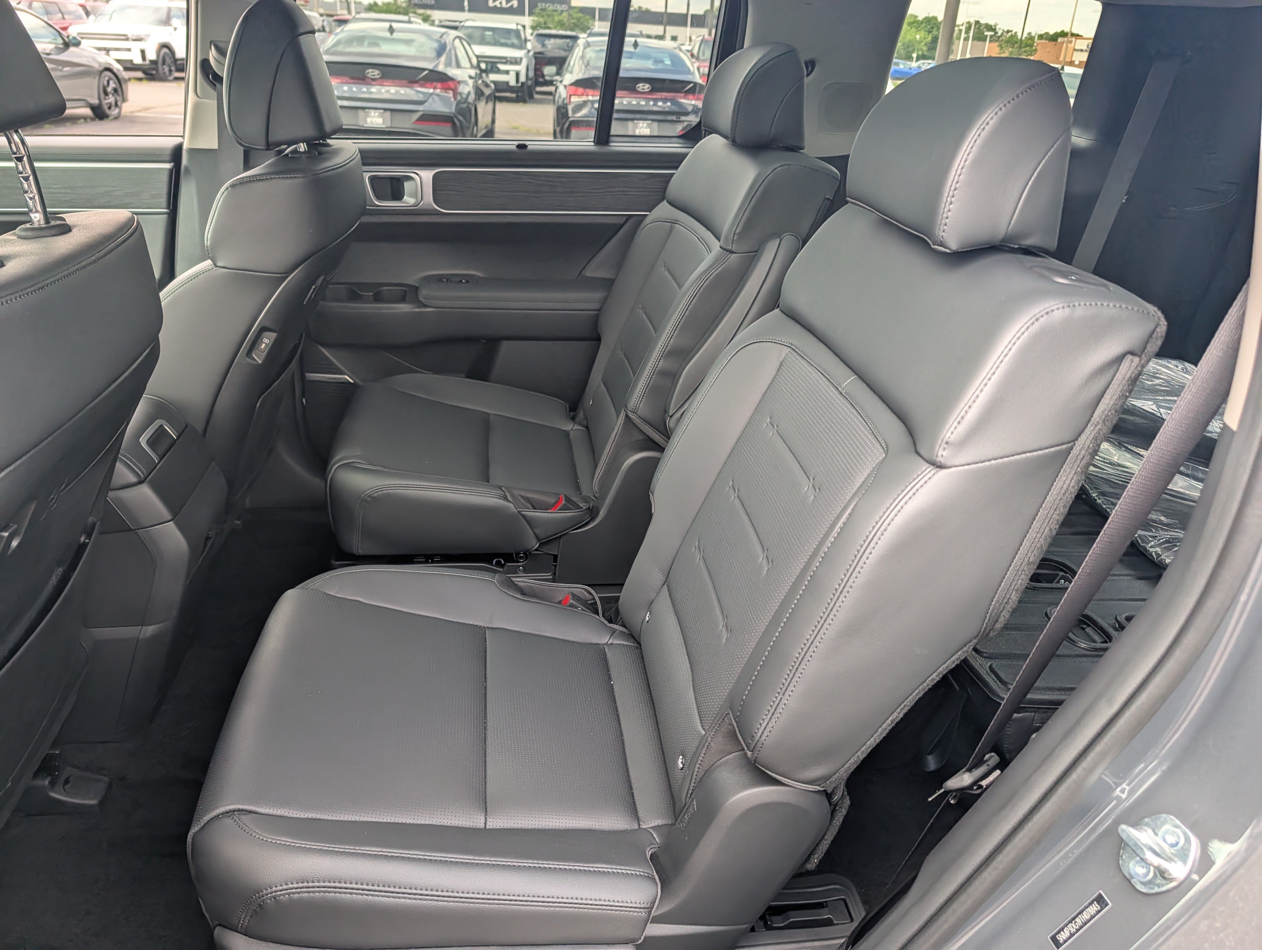 Used 2026 Hyundai Santa Fe Limited AWD/4WD image 14