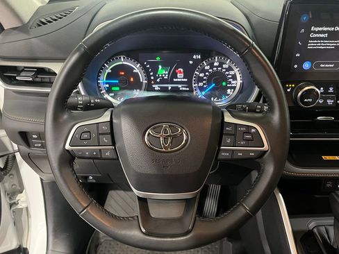 Used 2023 Toyota Highlander Bronze Edition image 21
