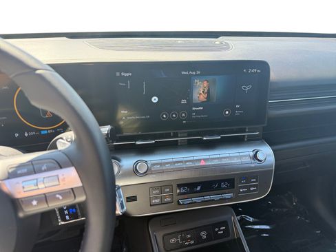 Certified 2025 Hyundai Kona SEL FWD image 12