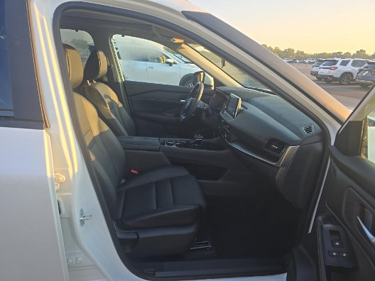 Used 2024 Nissan Rogue SV w/ SV Premium Package AWD/4WD image 4