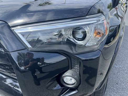 Used 2024 Toyota 4Runner SR5 Premium w/ Moonroof Package RWD image 6