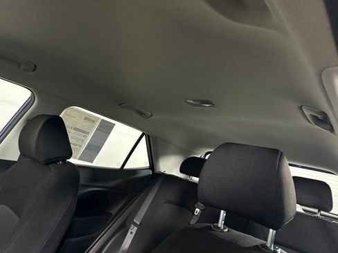 Used 2025 Hyundai Venue SE image 12