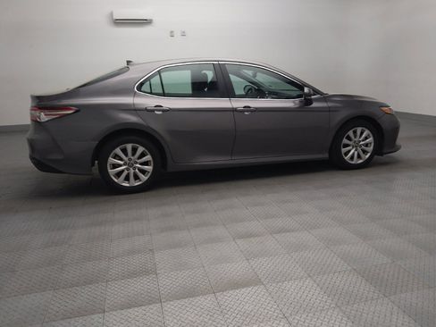 Used 2020 Toyota Camry LE w/ Convenience Package image 10