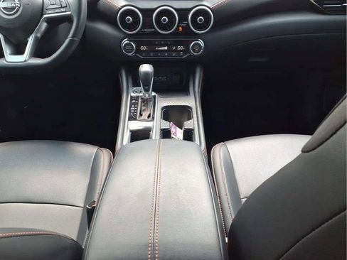 Used 2025 Nissan Sentra SR w/ SR Premium Package FWD image 11