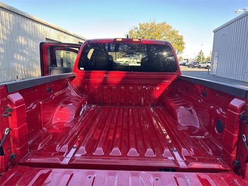 Used 2023 Nissan Frontier SV w/ Tow Package image 12