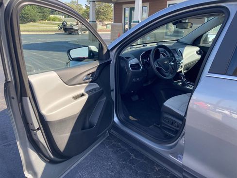 Used 2023 Chevrolet Equinox LT image 9
