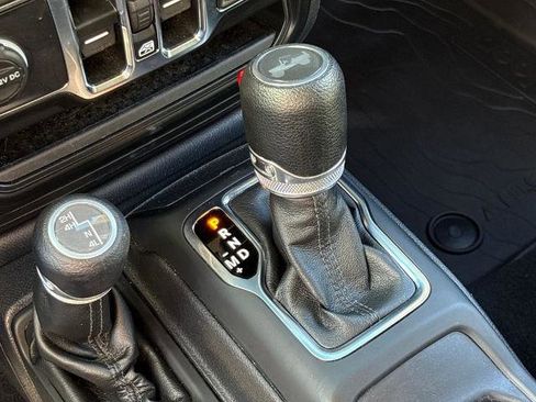 Used 2022 Jeep Wrangler Unlimited Sport image 26