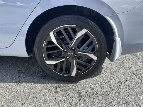 Used 2024 Nissan Versa SR w/ Trunk Package image 31