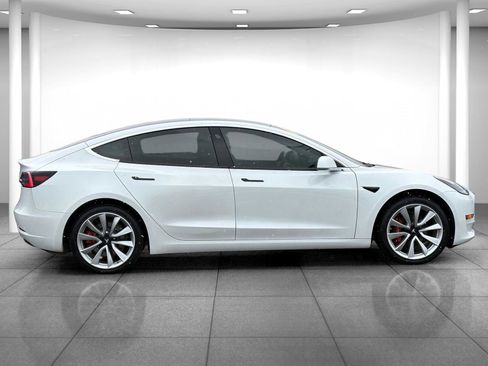 Used 2018 Tesla Model 3 Long Range image 8