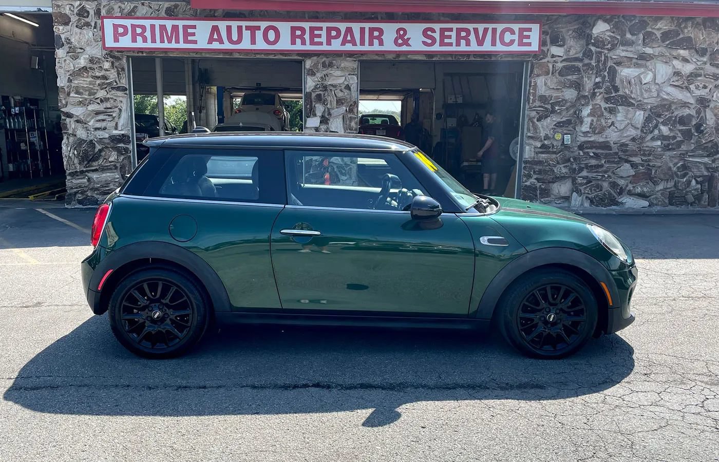 Used 2014 MINI Cooper 2-Door Hardtop FWD image 8