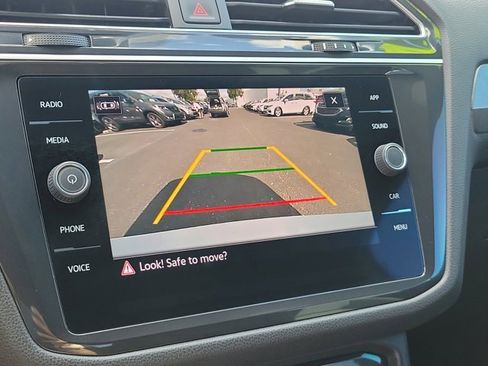 Used 2024 Volkswagen Tiguan SE R-Line image 27