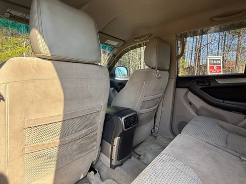 Used 2004 Toyota 4Runner Sport AWD/4WD image 16