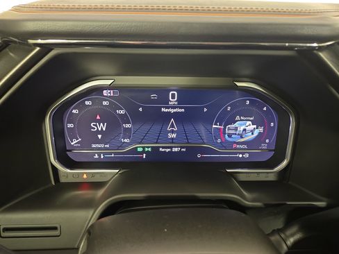 Used 2024 GMC Sierra 2500 AT4 w/ AT4 Preferred Package image 18