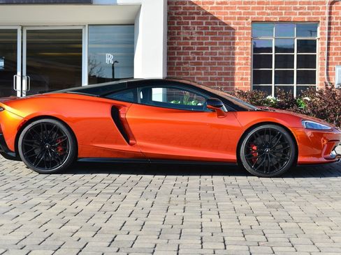 Used 2023 McLaren GT image 3