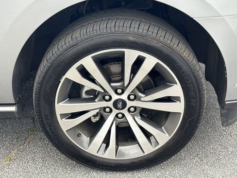 Used 2021 Ford Expedition Limited RWD image 12