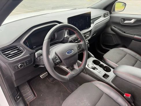 Used 2023 Ford Escape ST-Line w/ Tech Pack #1 AWD/4WD image 10
