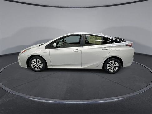 Used 2018 Toyota Prius Four image 5