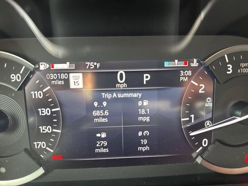 Used 2021 Jaguar F-PACE S image 9