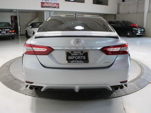Used 2019 Toyota Camry XSE w/ Navigation Package FWD image 5