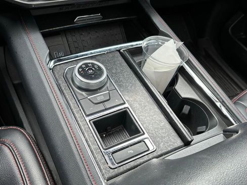 Used 2023 Ford Expedition Limited image 13