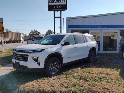 New 2025 Chevrolet Traverse LT w/ Driver Confidence Package