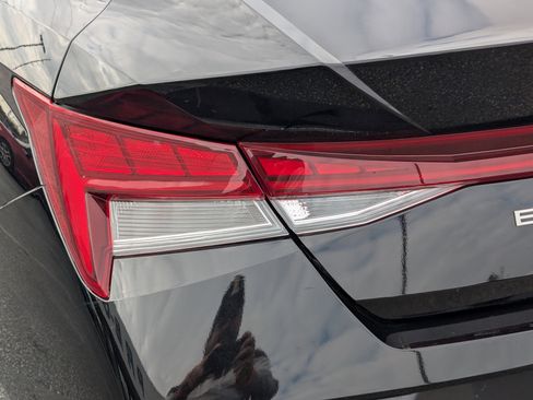 Used 2025 Hyundai Elantra SEL image 12