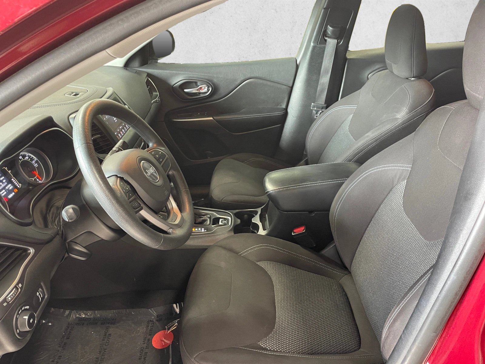 Used 2019 Jeep Cherokee Latitude w/ Popular Appearance Group FWD image 11