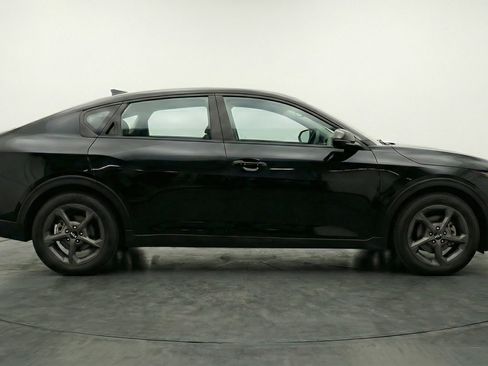 Used 2025 Kia K4 LXS image 11