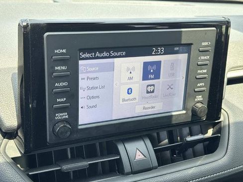 Used 2019 Toyota RAV4 XLE FWD image 13