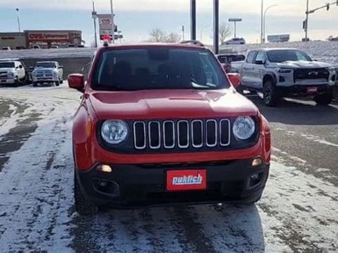 Used 2018 Jeep Renegade Latitude image 3
