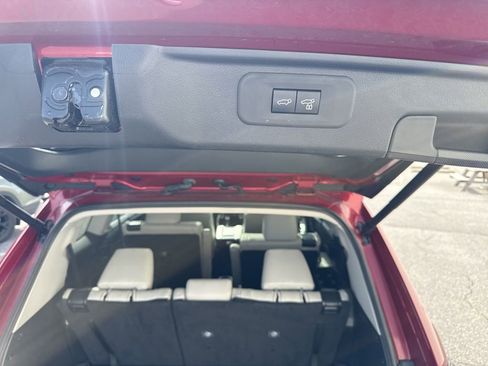 Used 2024 Toyota Grand Highlander XLE image 11