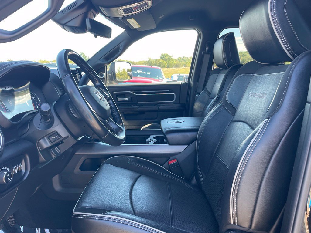 Used 2022 RAM 3500 Laramie AWD/4WD image 2