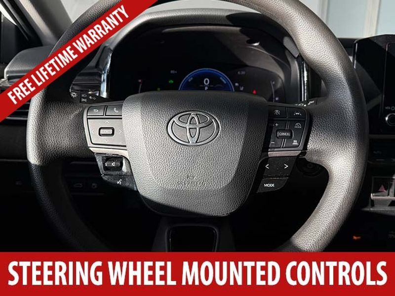 Used 2025 Toyota Camry LE FWD image 8