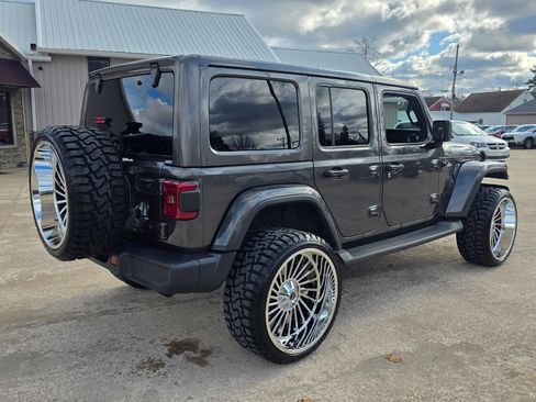Used 2021 Jeep Wrangler Unlimited Sahara image 21