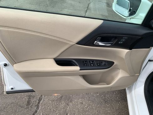 Used 2014 Honda Accord Touring image 9