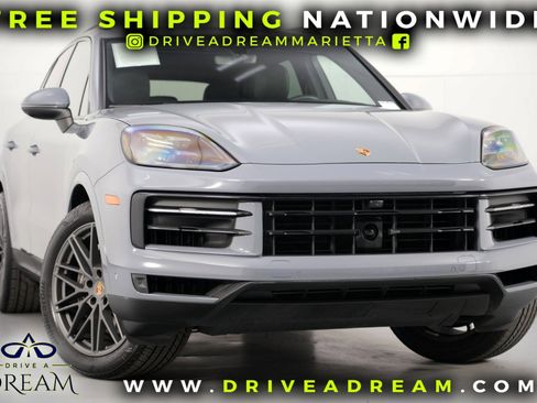 Used 2024 Porsche Cayenne image 2