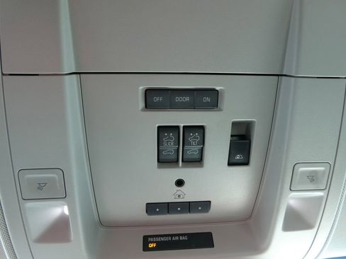 Used 2018 GMC Sierra 1500 Denali w/ Denali Ultimate Package image 27