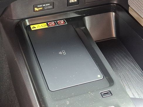 Certified 2025 Toyota Camry SE image 24