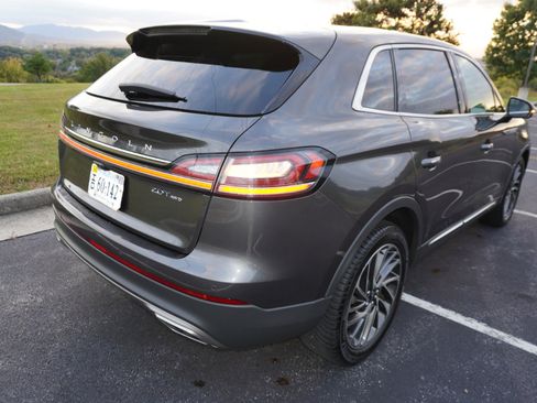 Used 2020 Lincoln Nautilus Reserve image 14