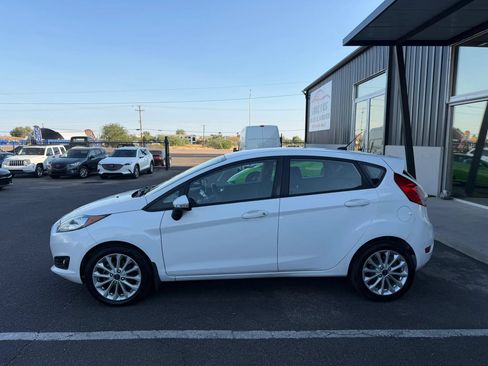 Used 2014 Ford Fiesta SE w/ Equipment Group 201A FWD image 4