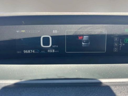 Used 2017 Toyota Prius Two w/ Prius Two Safety Plus Package FWD image 13