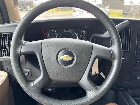 Used 2021 Chevrolet Express 2500 RWD image 22