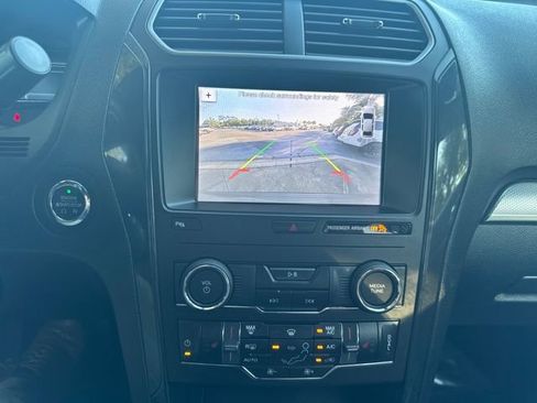 Used 2019 Ford Explorer XLT w/ Equipment Group 202A image 24