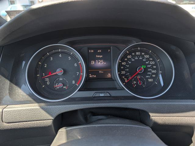 Used 2015 Volkswagen GTI SE FWD image 33