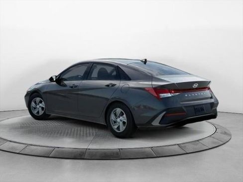 New 2026 Hyundai Elantra SE image 5