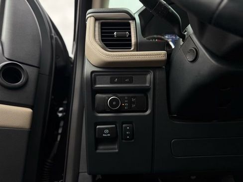 Certified 2024 Ford Expedition Limited image 33