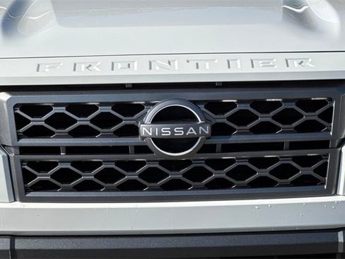 Used 2024 Nissan Frontier SV w/ SV Convenience Package image 47