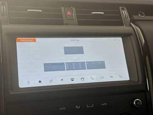 Used 2020 Land Rover Discovery SE image 17