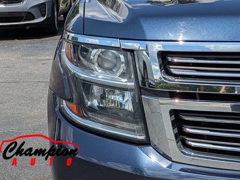 Used 2018 Chevrolet Suburban Premier AWD/4WD image 11